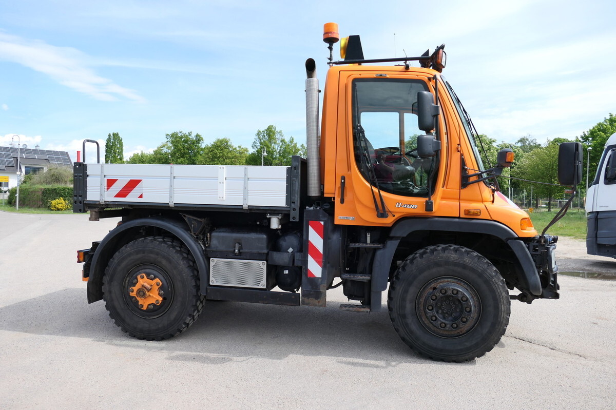 UNIMOG U400 405/12 AHK KLIMA ZAPFWELLE vorn SFZ KOMMUN - Camion platformă, Maşina comunala: Foto 4 UNIMOG U400 405/12 AHK KLIMA ZAPFWELLE vorn SFZ KOMMUN - Camion platformă, Maşina comunala: Foto 4