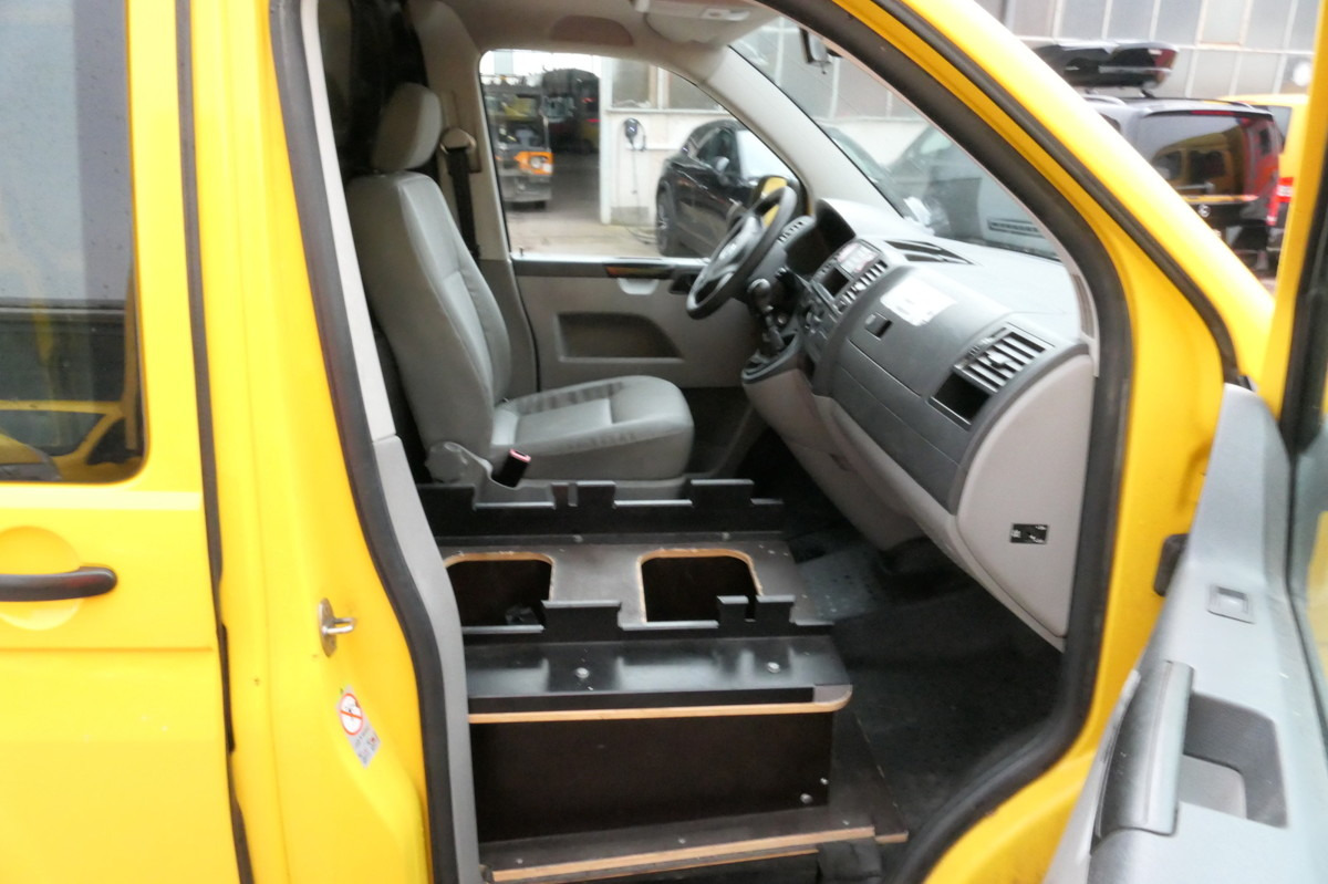 Autoutilitară compactă VW T5 Transporter 2.0 TDI PARKTRONIK EURO-5 2xSCHIE: Foto 7 Autoutilitară compactă VW T5 Transporter 2.0 TDI PARKTRONIK EURO-5 2xSCHIE: Foto 7