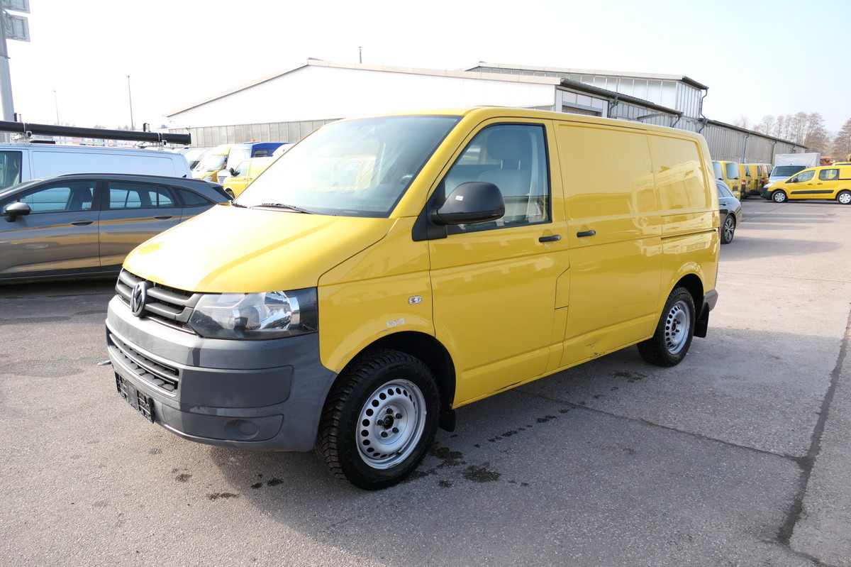 VW T5 Transporter 2.0 TDI PARKTRONIK MOTORSCHADEN 2 - Autoutilitară compactă: Foto 3 VW T5 Transporter 2.0 TDI PARKTRONIK MOTORSCHADEN 2 - Autoutilitară compactă: Foto 3