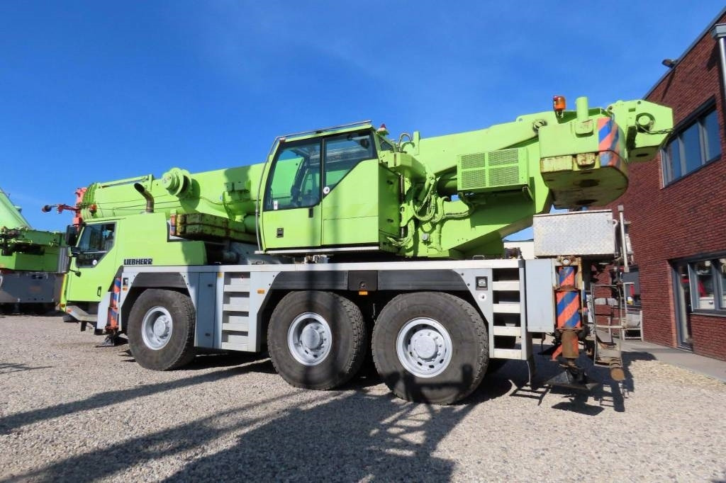 Liebherr LTM 1055-3.2 - Macara tot teren: Foto 4 Liebherr LTM 1055-3.2 - Macara tot teren: Foto 4