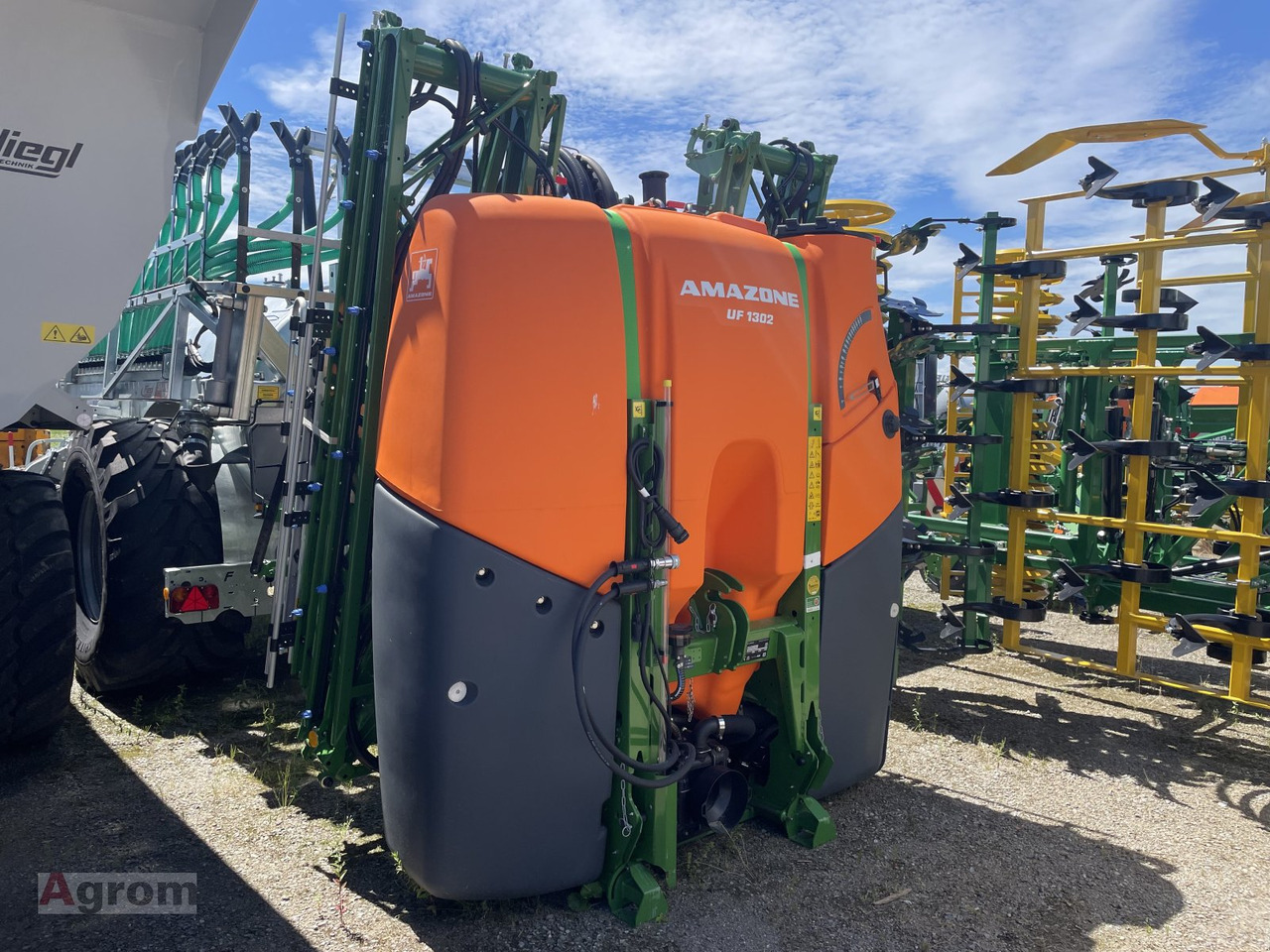 Amazone UF 1302 - Maşină de erbicidat purtata: Foto 1 Amazone UF 1302 - Maşină de erbicidat purtata: Foto 1