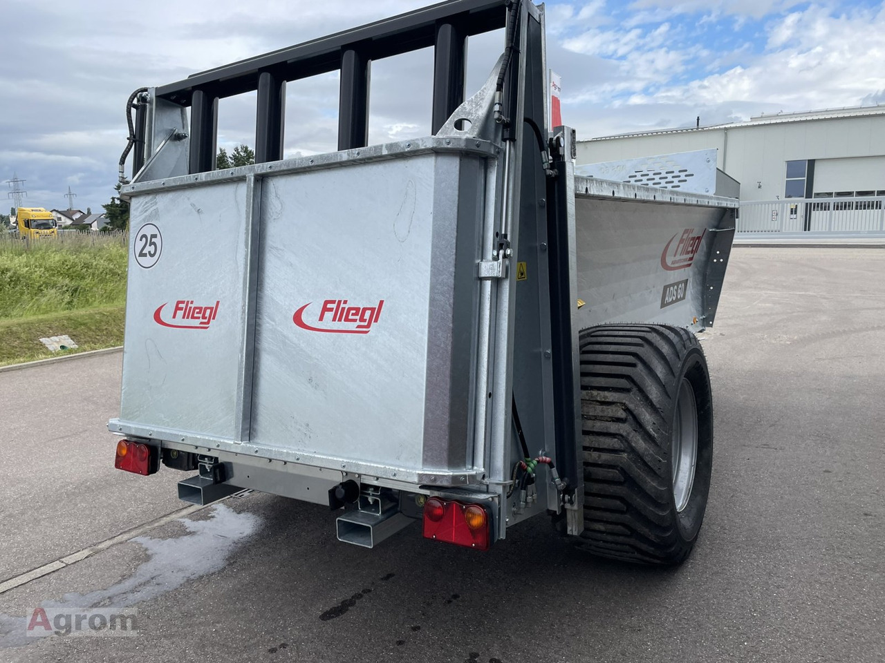 Fliegl ADS 60 - Maşină de împrăştiat gunoi de grajd: Foto 5 Fliegl ADS 60 - Maşină de împrăştiat gunoi de grajd: Foto 5