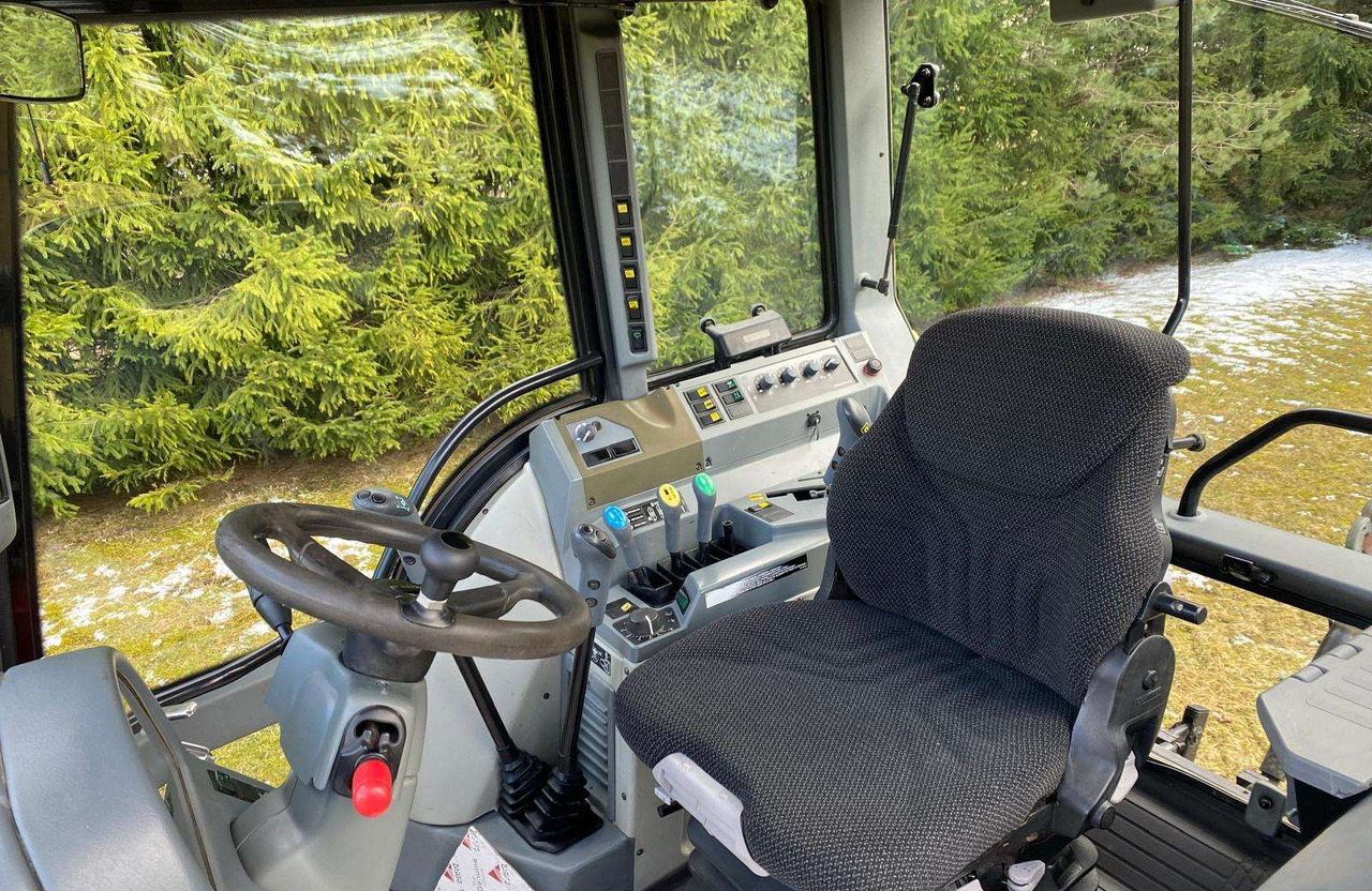 Valtra T160 - Tractor agricol: Foto 4 Valtra T160 - Tractor agricol: Foto 4