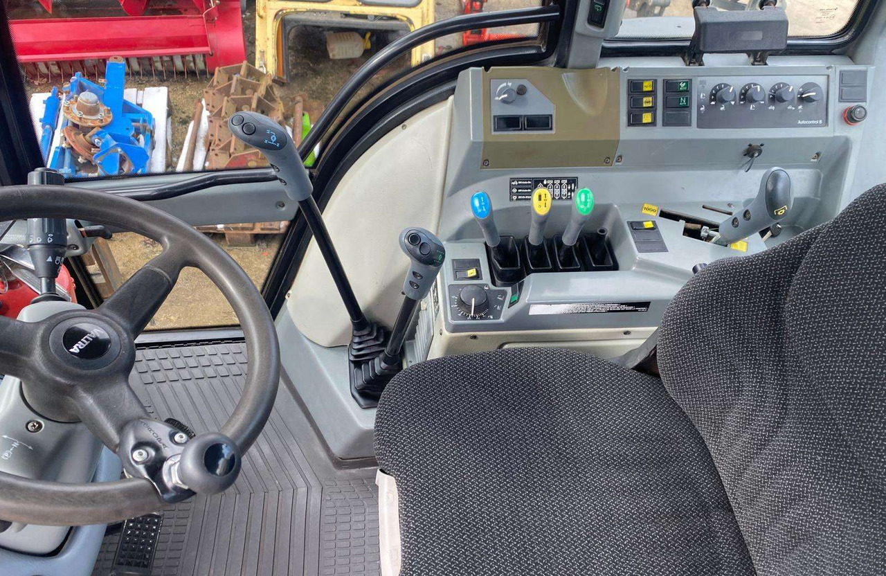 Valtra T160 - Tractor agricol: Foto 5 Valtra T160 - Tractor agricol: Foto 5