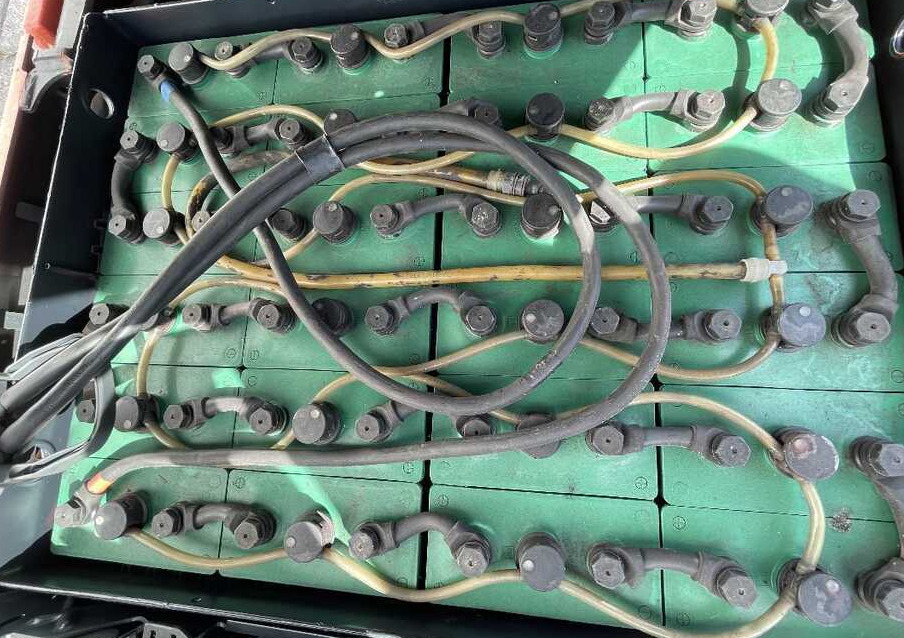 Linde E 16 P-02 - Electrostivuitor: Foto 3 Linde E 16 P-02 - Electrostivuitor: Foto 3