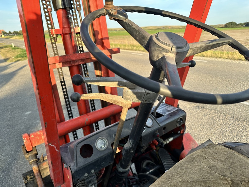 Clark DCY 40 - Stivuitor diesel: Foto 4 Clark DCY 40 - Stivuitor diesel: Foto 4