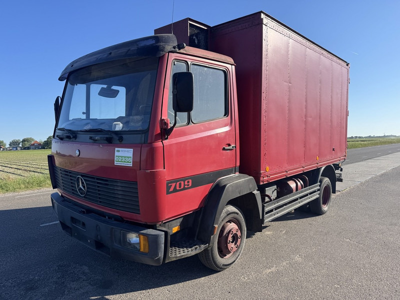 Mercedes-Benz 709 - Camion frigider: Foto 1 Mercedes-Benz 709 - Camion frigider: Foto 1