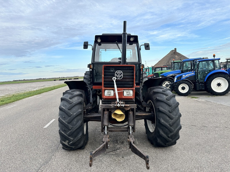 New Holland 180-90 DT - Tractor agricol: Foto 3 New Holland 180-90 DT - Tractor agricol: Foto 3