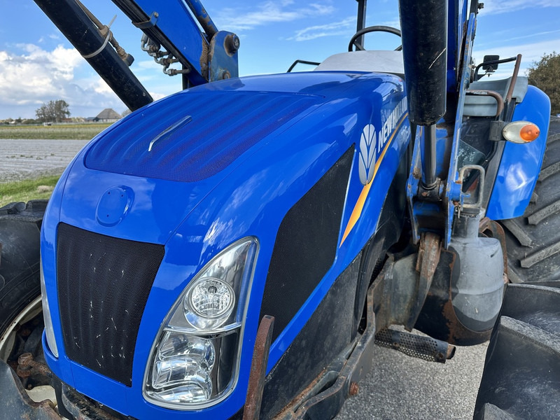 New Holland TD5.100 - Tractor agricol: Foto 2 New Holland TD5.100 - Tractor agricol: Foto 2