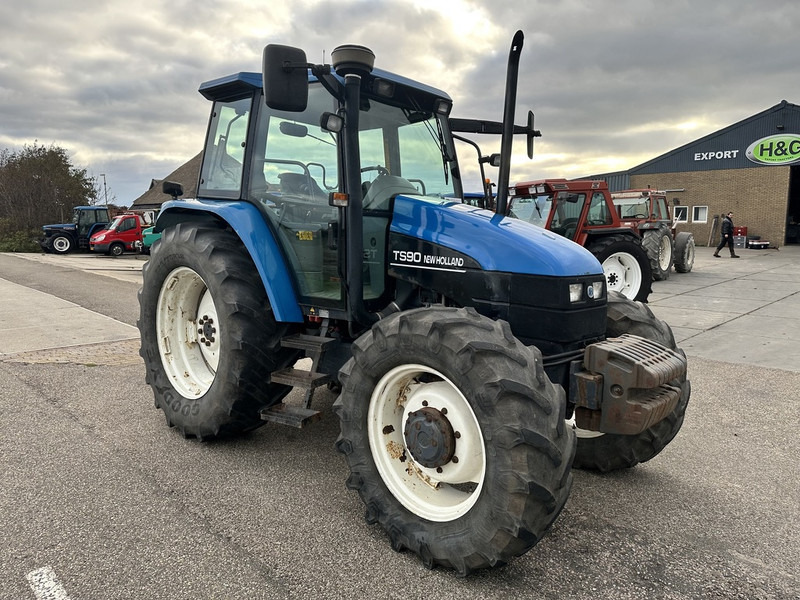 New Holland TS90 - Tractor agricol: Foto 3 New Holland TS90 - Tractor agricol: Foto 3