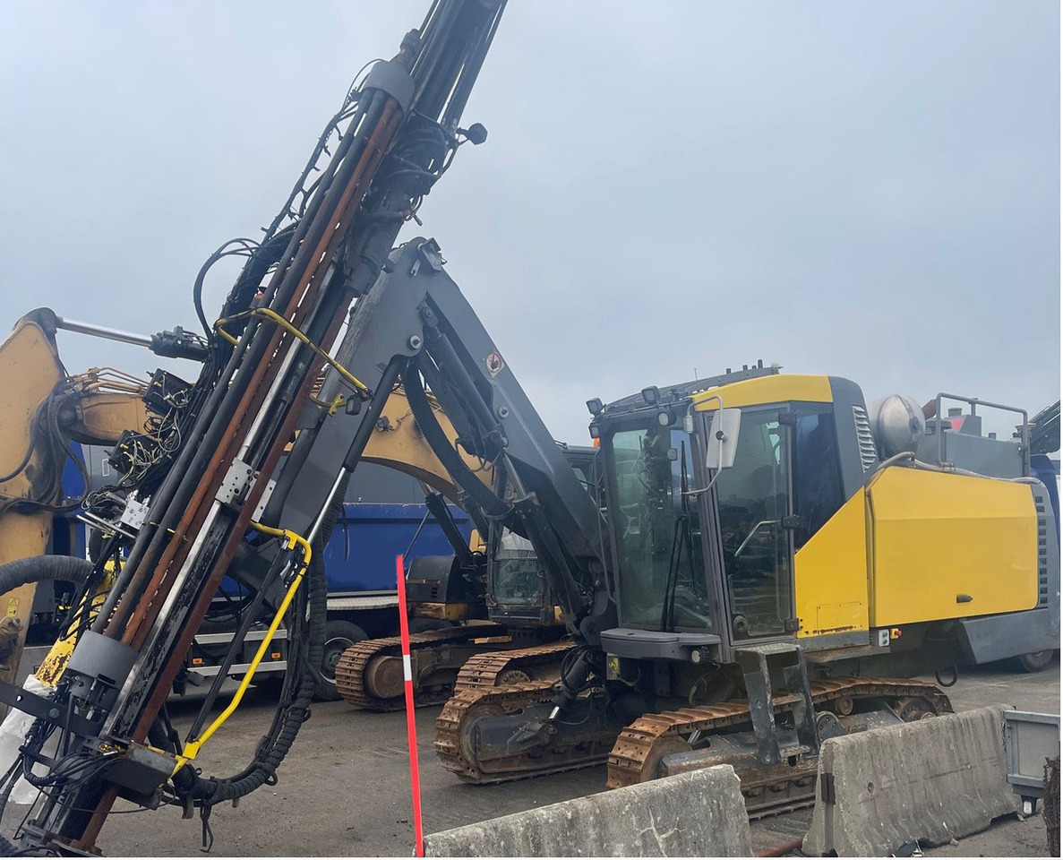 Atlas Copco SmartROC T40-11 - Maşină de foraj: Foto 1 Atlas Copco SmartROC T40-11 - Maşină de foraj: Foto 1