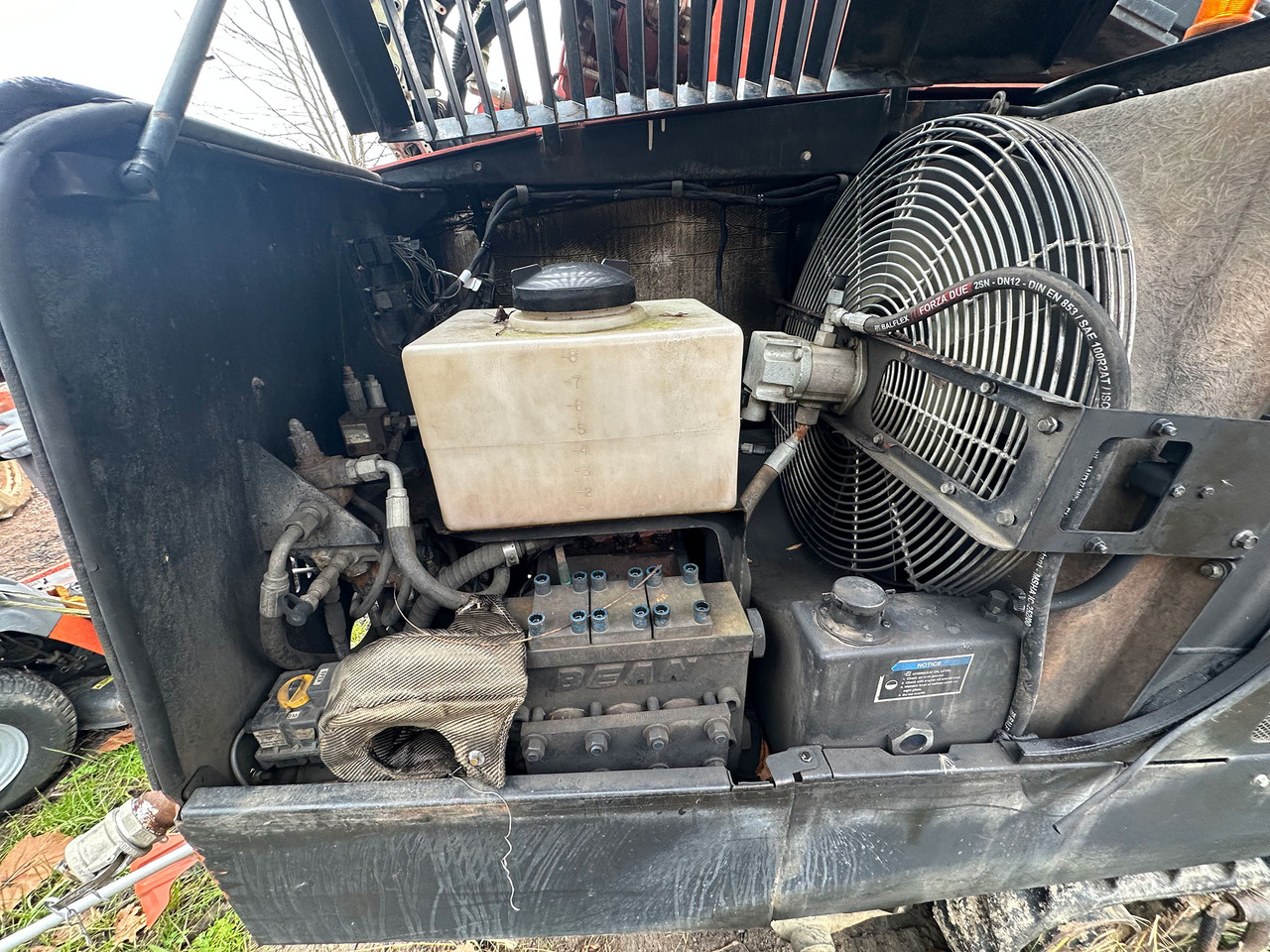 Ditch Witch JT3020 - Masina de foraj orizontala: Foto 5 Ditch Witch JT3020 - Masina de foraj orizontala: Foto 5