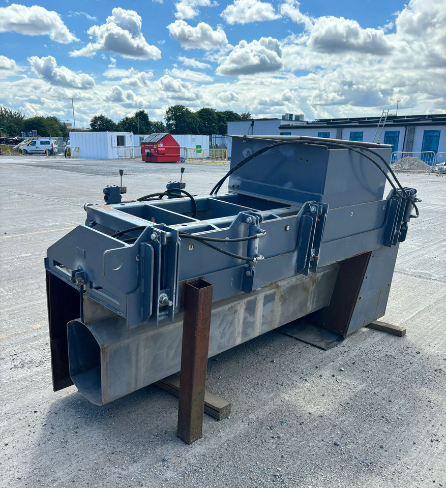 Wirtgen Slot Drain Mould - Finisor de asfalt: Foto 2 Wirtgen Slot Drain Mould - Finisor de asfalt: Foto 2