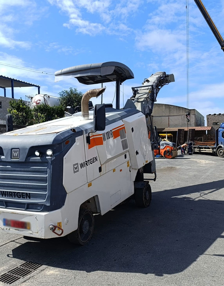 Wirtgen W 100 Ri - Utilaje pentru frezare: Foto 4 Wirtgen W 100 Ri - Utilaje pentru frezare: Foto 4