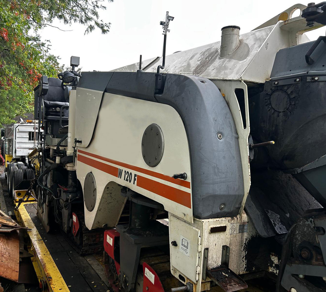 Wirtgen W 120 F - Utilaje pentru frezare: Foto 4 Wirtgen W 120 F - Utilaje pentru frezare: Foto 4