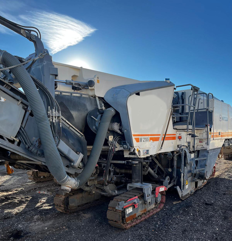 Wirtgen W 210 i - Utilaje pentru frezare: Foto 2 Wirtgen W 210 i - Utilaje pentru frezare: Foto 2