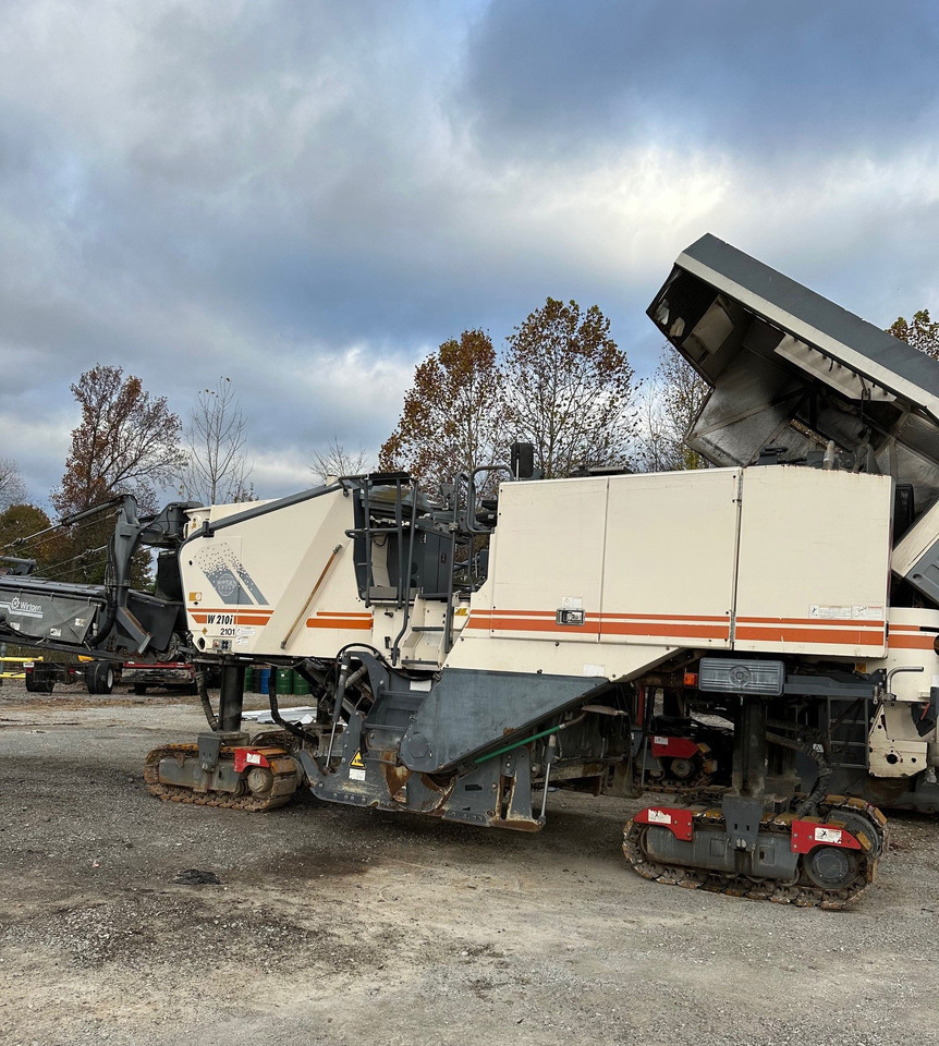 Wirtgen W 210 i - Utilaje pentru frezare: Foto 2 Wirtgen W 210 i - Utilaje pentru frezare: Foto 2