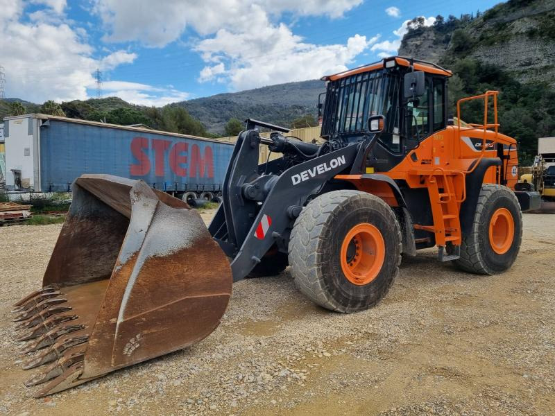 Doosan DL300 - Încărcător frontal pe pneuri: Foto 3 Doosan DL300 - Încărcător frontal pe pneuri: Foto 3