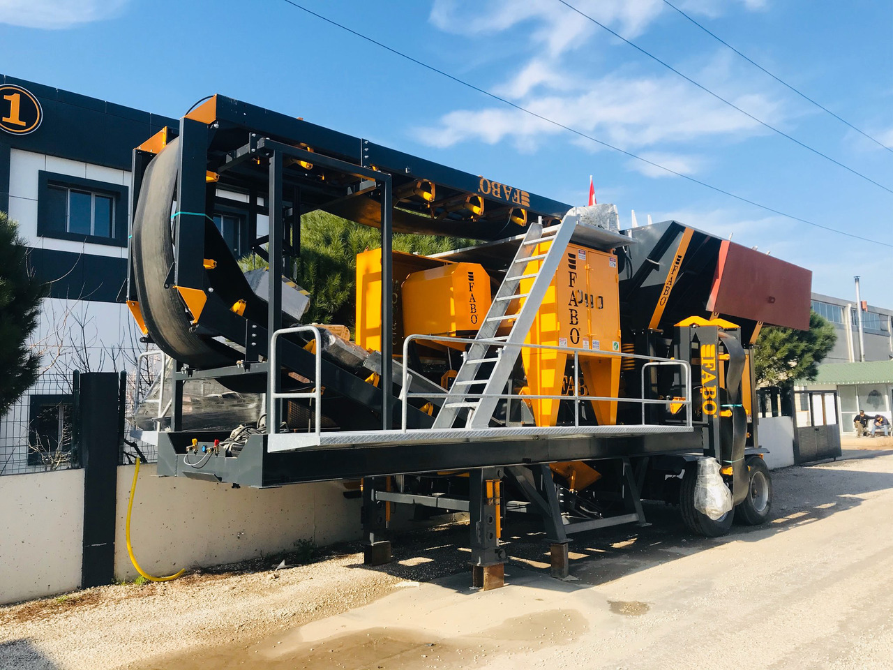 FABO mobile jaw crusher - Concasor cu fălci: Foto 2 FABO mobile jaw crusher - Concasor cu fălci: Foto 2