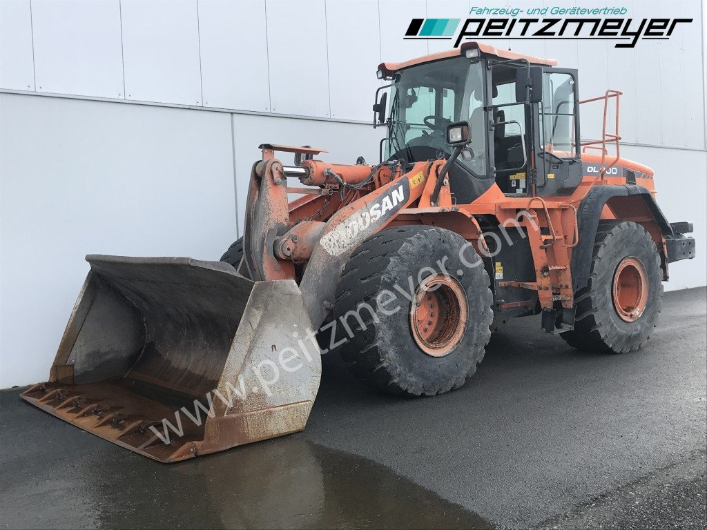 Încărcător frontal pe pneuri Doosan RADLADER DL 300-3: Foto 1