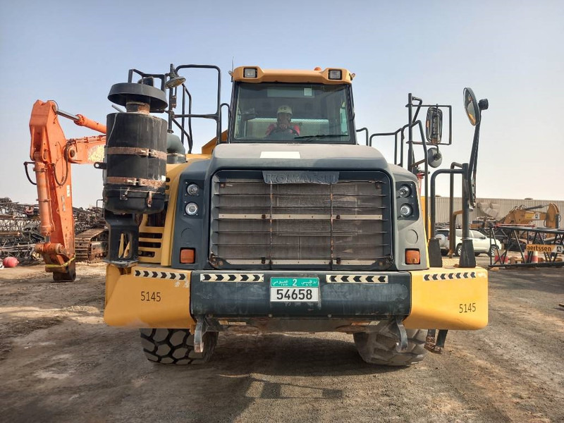 Komatsu HM400-3R (4 pcs available in Abu Dhabi) - Camion articulat: Foto 5 Komatsu HM400-3R (4 pcs available in Abu Dhabi) - Camion articulat: Foto 5