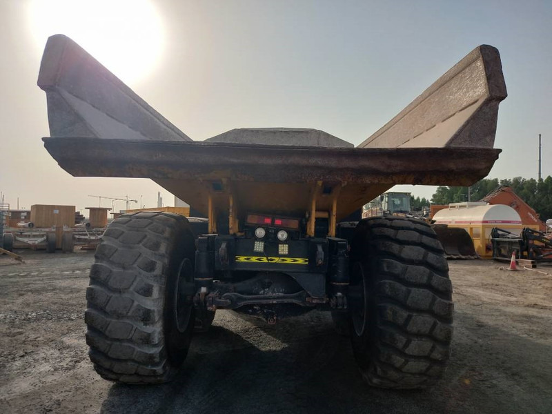 Camion articulat Komatsu HM400-3R (4 pcs available in Abu Dhabi): Foto 6