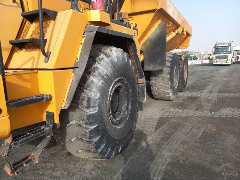 Camion articulat Komatsu HM400-3R (4 pcs available in Abu Dhabi): Foto 11