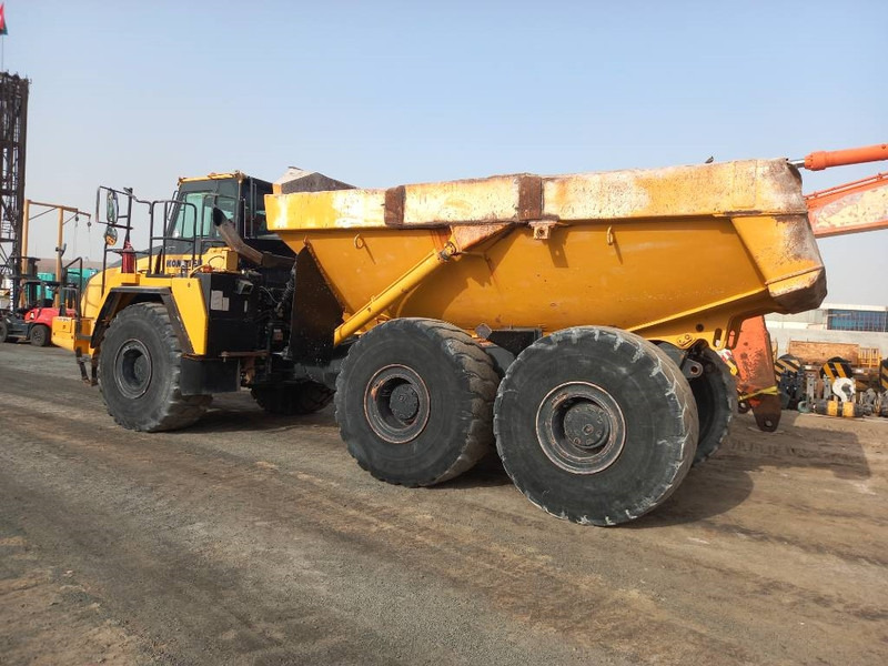 Komatsu HM400-3R (4 pcs available in Abu Dhabi) - Camion articulat: Foto 2 Komatsu HM400-3R (4 pcs available in Abu Dhabi) - Camion articulat: Foto 2