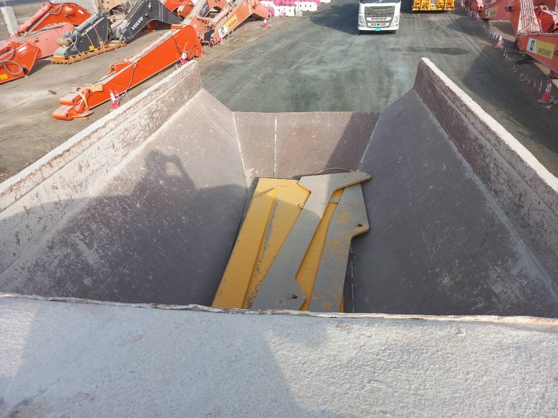 Camion articulat Komatsu HM400-3R (4 pcs available in Abu Dhabi): Foto 5