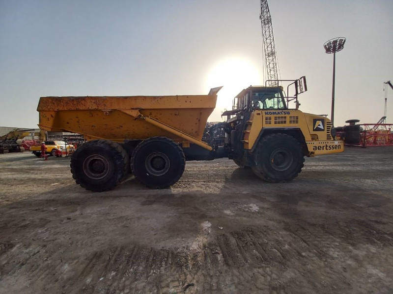 Komatsu HM400-3R (4 pcs available in Abu Dhabi) - Camion articulat: Foto 4 Komatsu HM400-3R (4 pcs available in Abu Dhabi) - Camion articulat: Foto 4