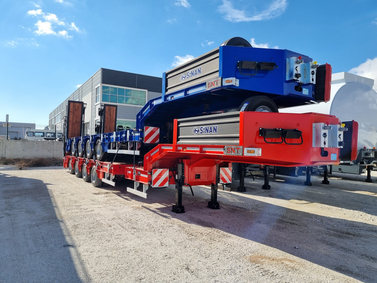 Sinan Tanker Lowbed - Semiremorcă transport agabaritic: Foto 1 Sinan Tanker Lowbed - Semiremorcă transport agabaritic: Foto 1