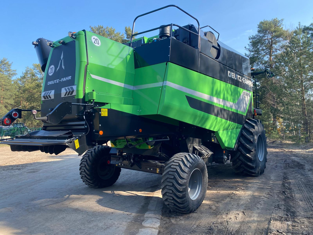 DEUTZ FAHR C6305 TS with DH630R NEW/UNUSED - Combină agricola: Foto 3 DEUTZ FAHR C6305 TS with DH630R NEW/UNUSED - Combină agricola: Foto 3