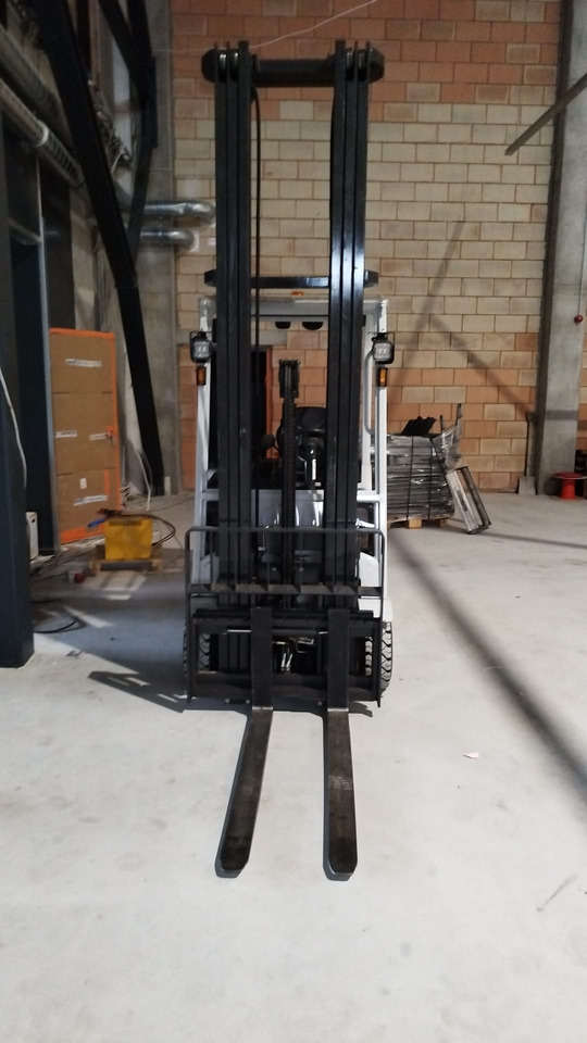 UNICARRIERS A2N1L16Q - Electrostivuitor: Foto 4 UNICARRIERS A2N1L16Q - Electrostivuitor: Foto 4