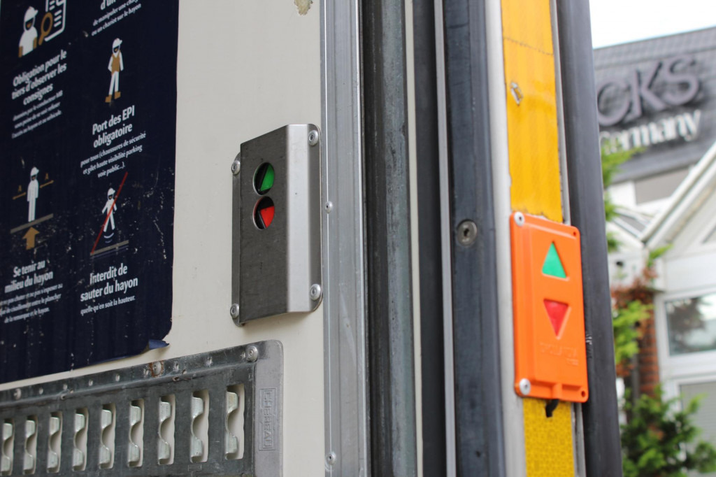 Mercedes-Benz Actros 2532 E5 CS 1150 Multi Bi-Temp LBW Rolltor - Camion frigider: Foto 3 Mercedes-Benz Actros 2532 E5 CS 1150 Multi Bi-Temp LBW Rolltor - Camion frigider: Foto 3