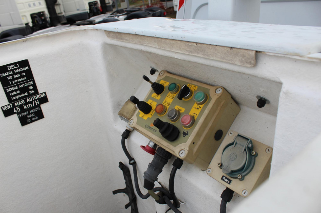 Renault Master Bühne EN100TF1 10m Klima 561h AHK - Camion cu nacela: Foto 3 Renault Master Bühne EN100TF1 10m Klima 561h AHK - Camion cu nacela: Foto 3