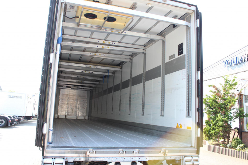 SCHMITZ Carrier Vector 1950Mt. Doppelstock Blumen LBW! - Semiremorcă frigider: Foto 3 SCHMITZ Carrier Vector 1950Mt. Doppelstock Blumen LBW! - Semiremorcă frigider: Foto 3