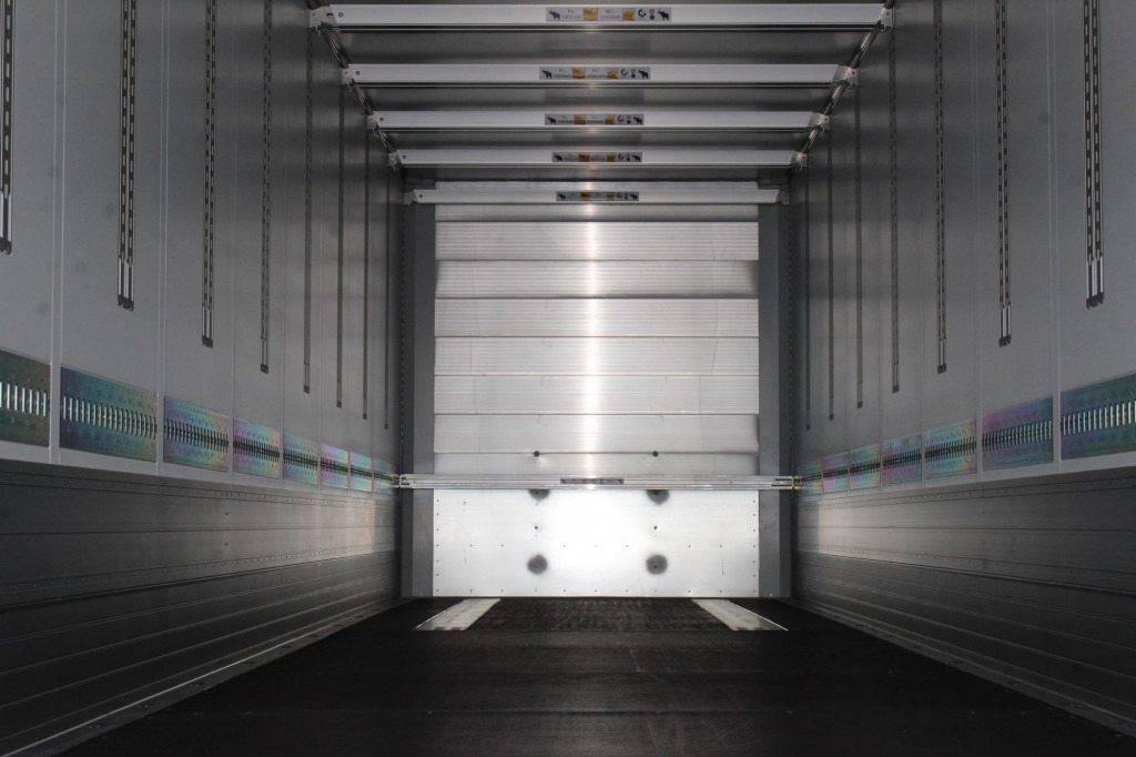 SCHMITZ Koffer 2,7h DS Ladebordwand MIETE - RENT - Semiremorcă furgon: Foto 2 SCHMITZ Koffer 2,7h DS Ladebordwand MIETE - RENT - Semiremorcă furgon: Foto 2