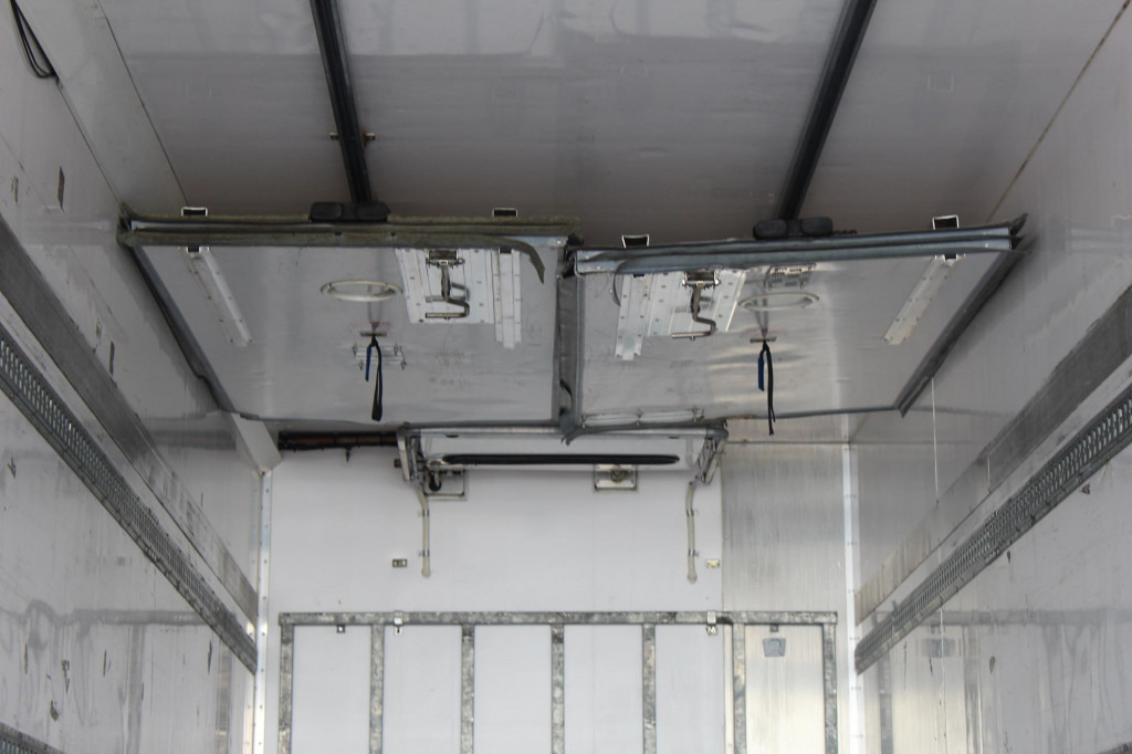 Volvo FM 420 E6 TK T-1200 Spect. Bi-Temp. Strom LBW TW - Camion frigider: Foto 3 Volvo FM 420 E6 TK T-1200 Spect. Bi-Temp. Strom LBW TW - Camion frigider: Foto 3