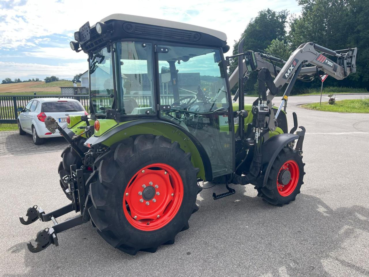 CLAAS Nexos 210, neuwertig, mit Frontlader und Frontzapfwelle, 236 Betriebsstunden - Tractor agricol: Foto 5 CLAAS Nexos 210, neuwertig, mit Frontlader und Frontzapfwelle, 236 Betriebsstunden - Tractor agricol: Foto 5