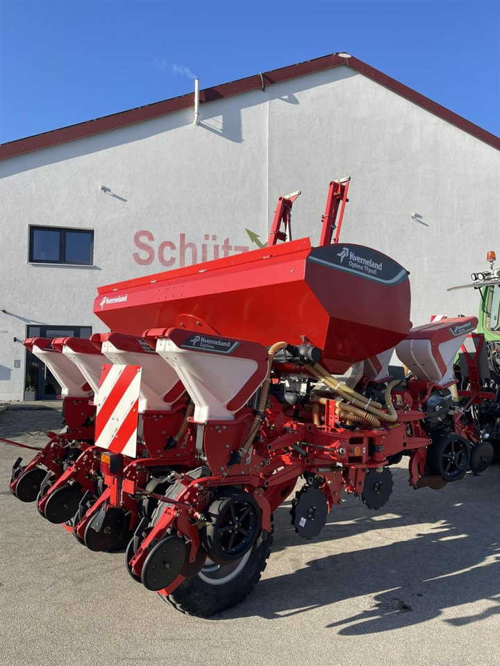 Kverneland Optima TF Profi 2, 8-reihig, mechanischer Antrieb, Düngeeinrichtung, 75 cm Reihenabstand - Semănătoare de precizie: Foto 5 Kverneland Optima TF Profi 2, 8-reihig, mechanischer Antrieb, Düngeeinrichtung, 75 cm Reihenabstand - Semănătoare de precizie: Foto 5