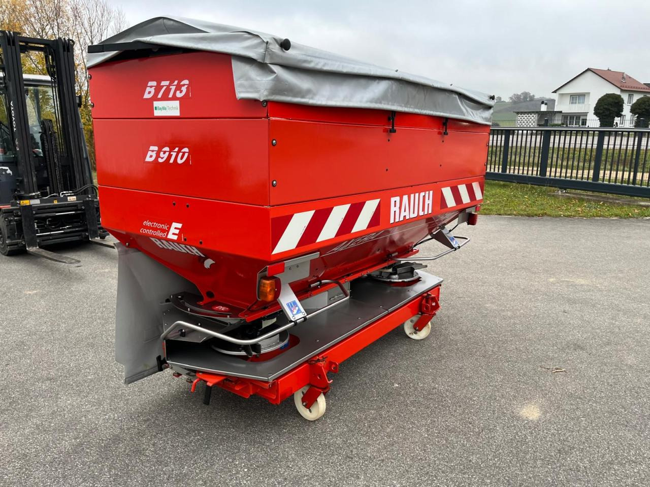 Rauch Axera H-EMC Top Zustand Düngerstreuer - Imprastietor îngrăşăminte: Foto 5 Rauch Axera H-EMC Top Zustand Düngerstreuer - Imprastietor îngrăşăminte: Foto 5