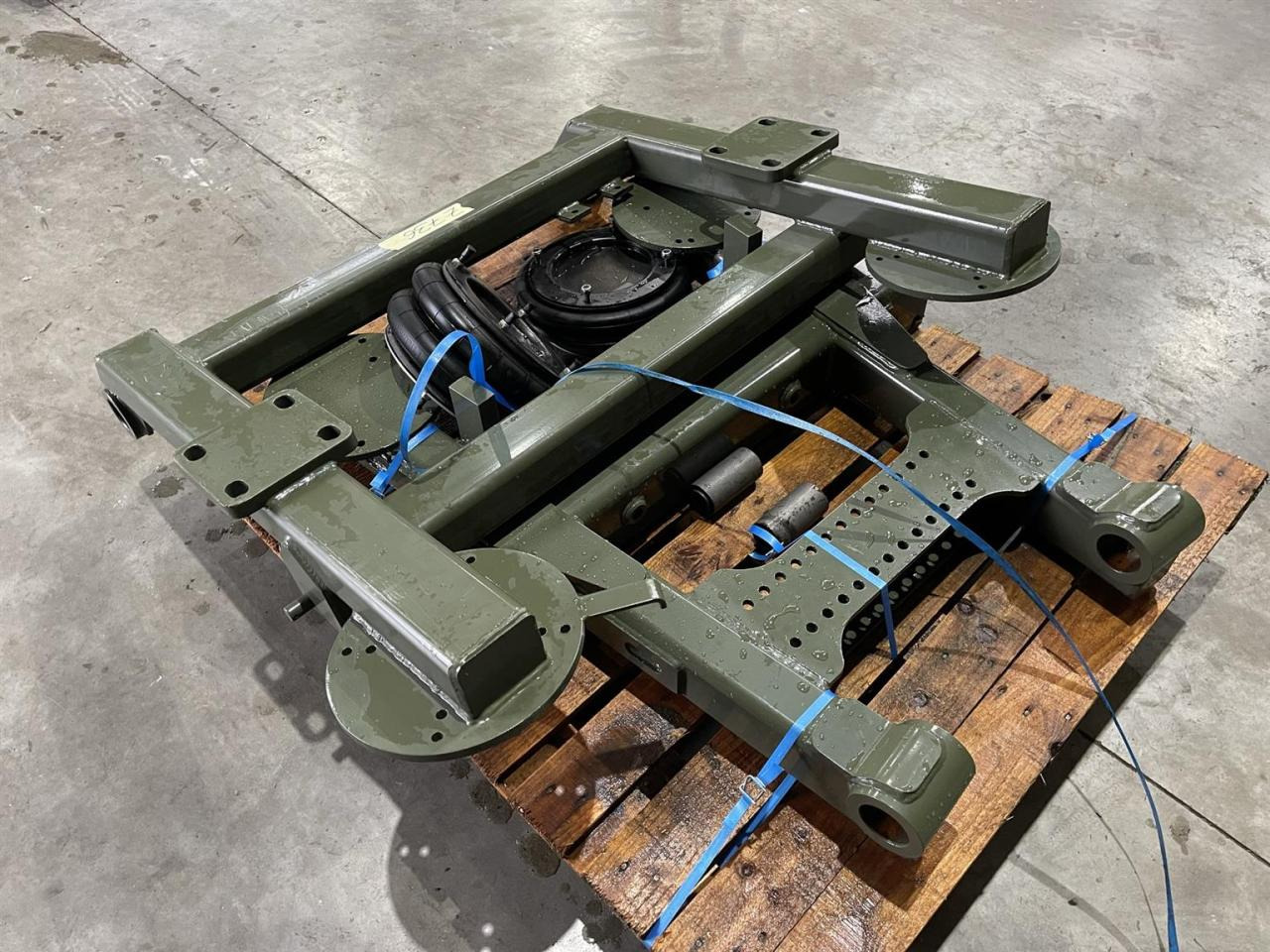 Tecnoma Tecnoma Fortis Fahrwerk - Cadru/ Şasiu pentru Utilaje agricole: Foto 3 Tecnoma Tecnoma Fortis Fahrwerk - Cadru/ Şasiu pentru Utilaje agricole: Foto 3