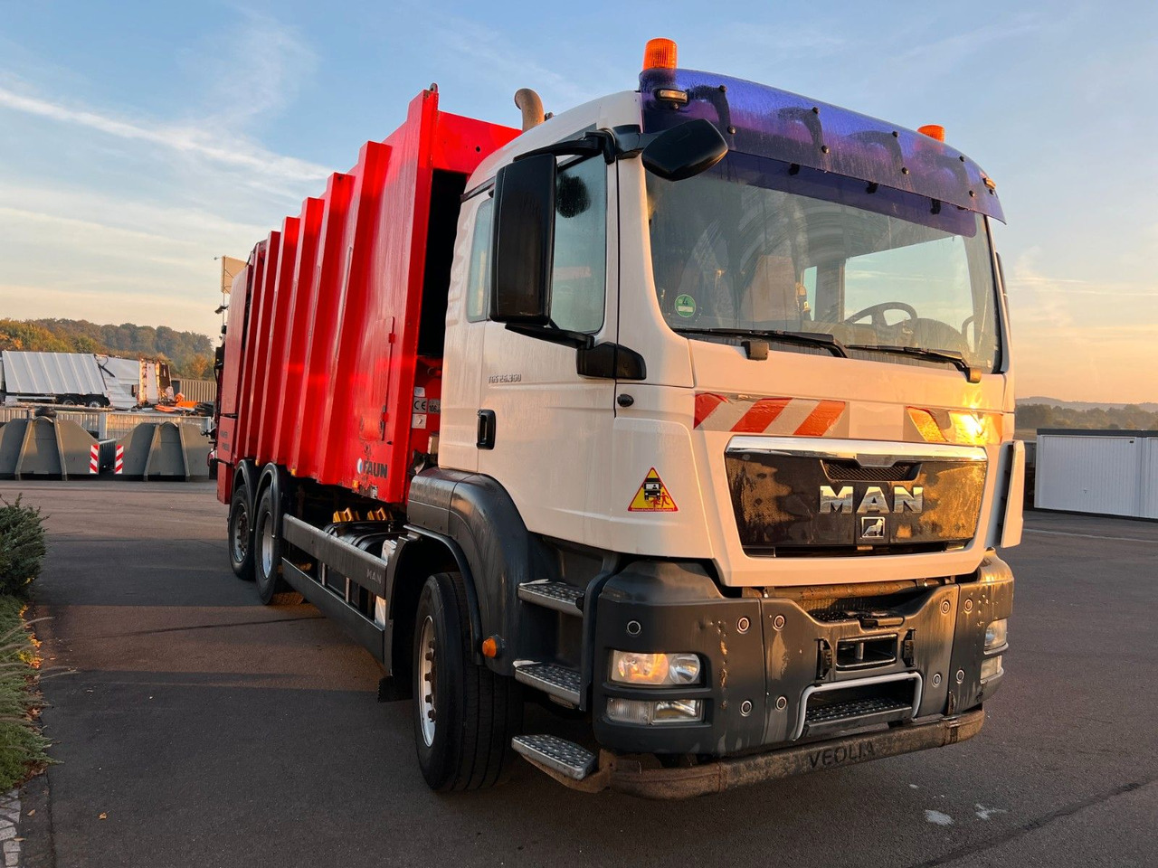 MAN TGS 26.360 6x2 Faun Power Press 524 + Schütte MAN TGS 26.360 6x2 Faun Power Press 524 + Schütte - Autogunoiere: Foto 4 MAN TGS 26.360 6x2 Faun Power Press 524 + Schütte MAN TGS 26.360 6x2 Faun Power Press 524 + Schütte - Autogunoiere: Foto 4