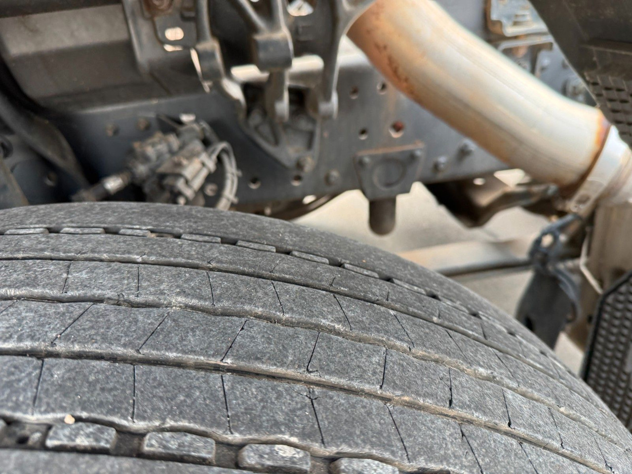 Mercedes-Benz Actros 1832 MP 3 Kipperfahrgestell + Klima - Camion şasiu: Foto 3 Mercedes-Benz Actros 1832 MP 3 Kipperfahrgestell + Klima - Camion şasiu: Foto 3