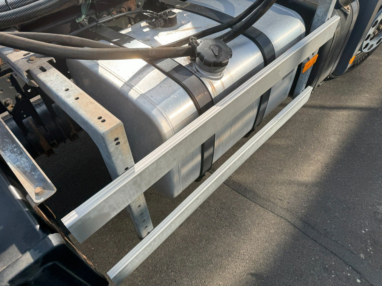 Mercedes-Benz Actros 1832 MP 3 Mercedes-Benz Actros 1832 MP 3 - Camion şasiu: Foto 5 Mercedes-Benz Actros 1832 MP 3 Mercedes-Benz Actros 1832 MP 3 - Camion şasiu: Foto 5