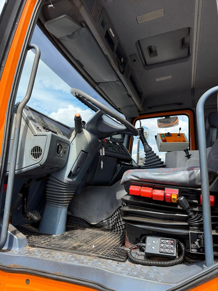 Mercedes-Benz Actros 2031 4x4 Hydraulik + Wechselsystem - Camion şasiu: Foto 3 Mercedes-Benz Actros 2031 4x4 Hydraulik + Wechselsystem - Camion şasiu: Foto 3