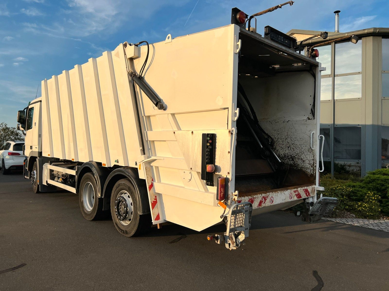 Mercedes-Benz Actros 2532 6x2 MP3 Faun Power Press 524 - Autogunoiere: Foto 2 Mercedes-Benz Actros 2532 6x2 MP3 Faun Power Press 524 - Autogunoiere: Foto 2