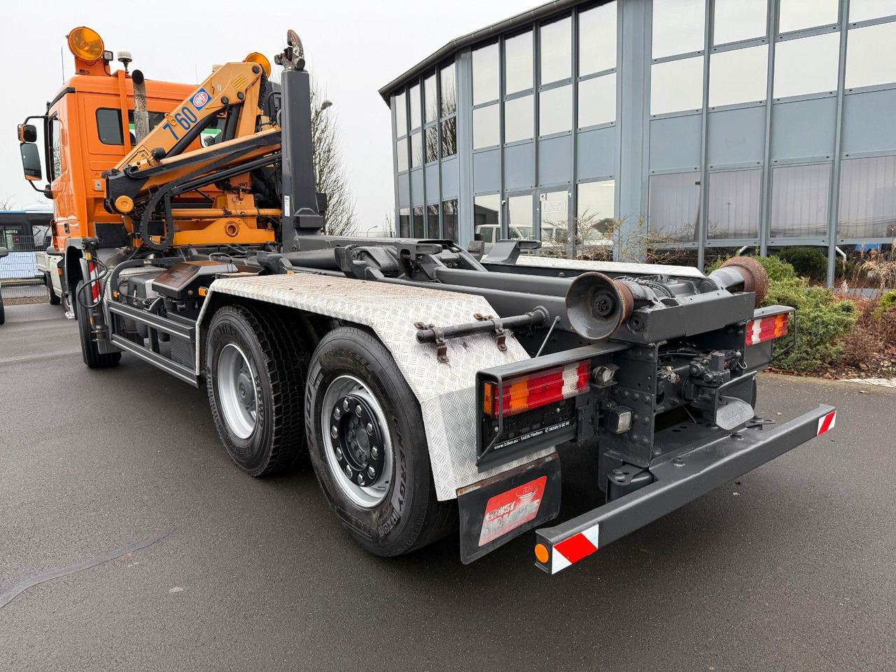 Mercedes-Benz Actros 2632 6x4/2 Meiller + HMF Kran - Camion cu cârlig, Camion cu macara: Foto 4 Mercedes-Benz Actros 2632 6x4/2 Meiller + HMF Kran - Camion cu cârlig, Camion cu macara: Foto 4