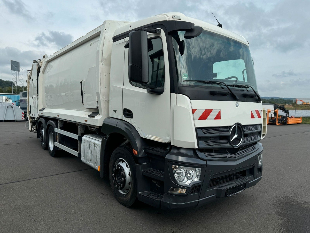 Mercedes-Benz Antos 2533 6x2 Gesink GPM III V 23H25 Kombisch. Mercedes-Benz Antos 2533 6x2 Gesink GPM III V 23H25 Kombisch. - Autogunoiere: Foto 4 Mercedes-Benz Antos 2533 6x2 Gesink GPM III V 23H25 Kombisch. Mercedes-Benz Antos 2533 6x2 Gesink GPM III V 23H25 Kombisch. - Autogunoiere: Foto 4