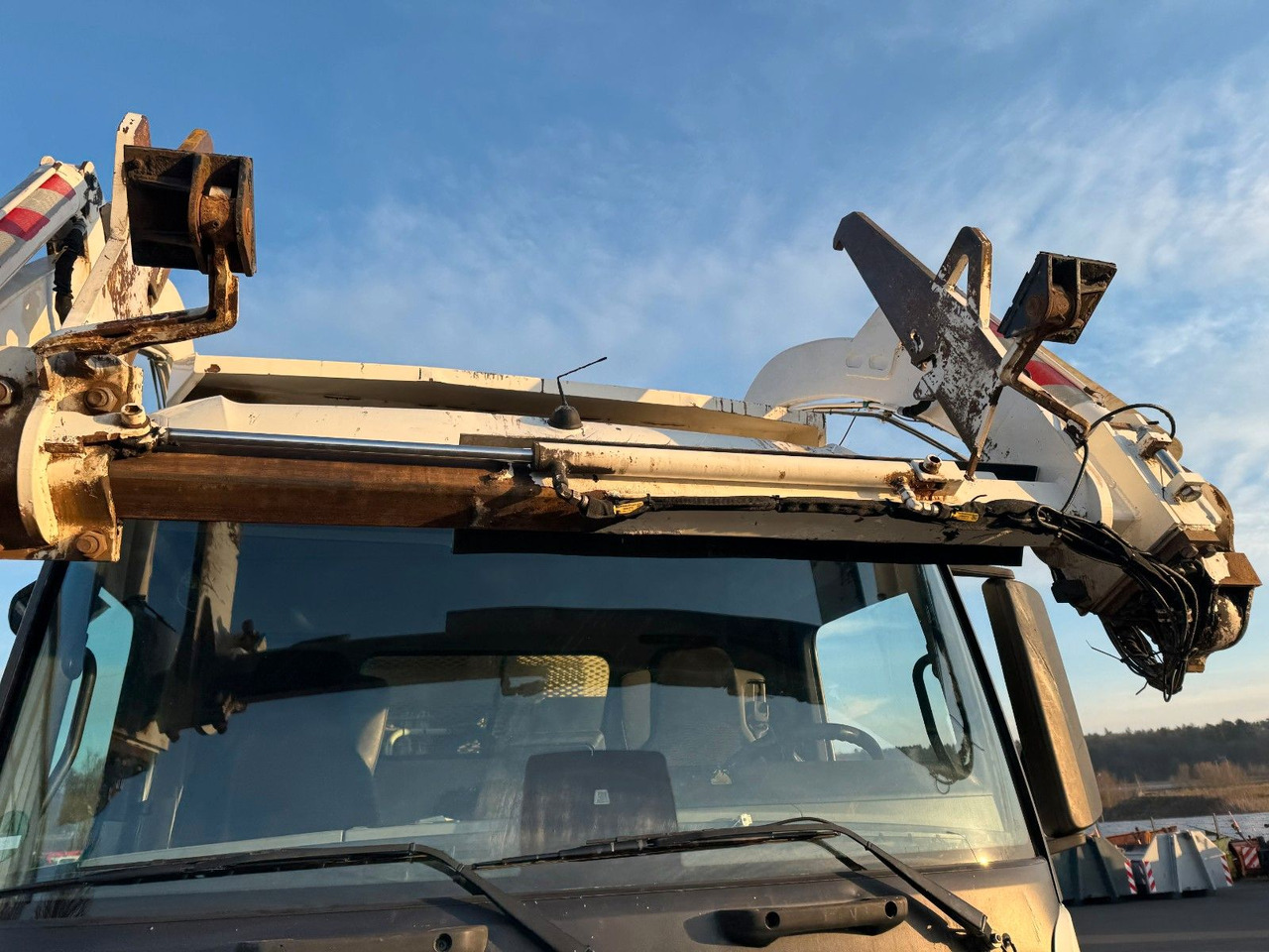 Mercedes-Benz Antos 2533 6x2 Heil Frontlader Waage Funk Mercedes-Benz Antos 2533 6x2 Heil Frontlader Waage Funk - Camion basculantă: Foto 4 Mercedes-Benz Antos 2533 6x2 Heil Frontlader Waage Funk Mercedes-Benz Antos 2533 6x2 Heil Frontlader Waage Funk - Camion basculantă: Foto 4